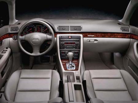 AUDI A4 AVANT