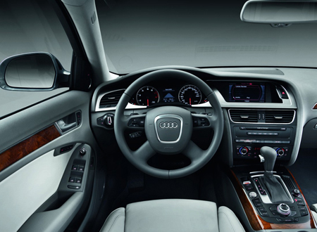 AUDI A4 AVANT
