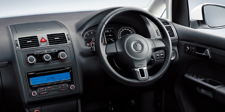 VOLKSWAGEN GOLF TOURAN