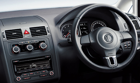 VOLKSWAGEN GOLF TOURAN