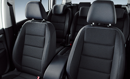 VOLKSWAGEN GOLF TOURAN