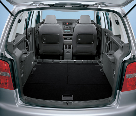 VOLKSWAGEN GOLF TOURAN