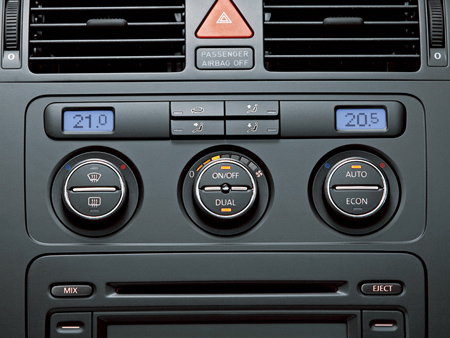 VOLKSWAGEN GOLF TOURAN
