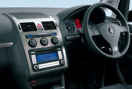 VOLKSWAGEN GOLF TOURAN
