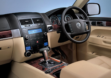 VOLKSWAGEN TOUAREG