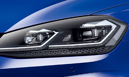 VOLKSWAGEN GOLF R
