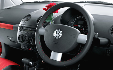 VOLKSWAGEN NEW BEETLE