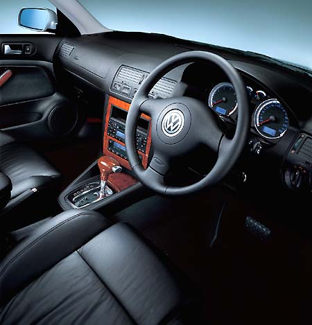 VOLKSWAGEN BORA