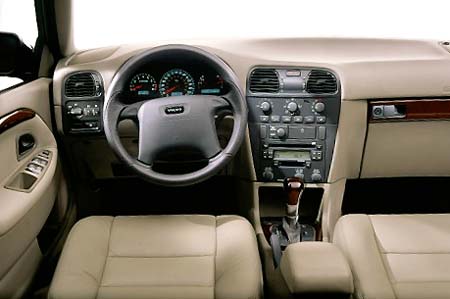 VOLVO V40