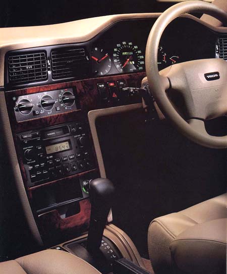 VOLVO 960