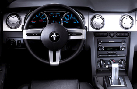 FORD MUSTANG