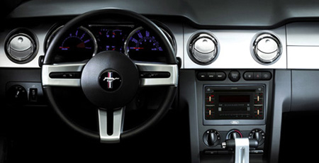 FORD MUSTANG