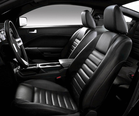 FORD MUSTANG