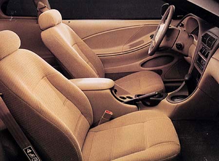 FORD MUSTANG
