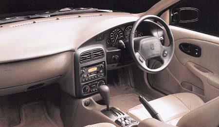 SATURN SL2 SEDAN