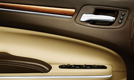 CHRYSLER 300