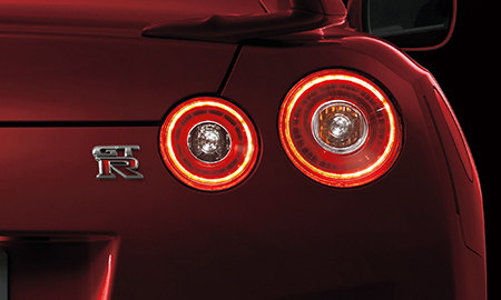 NISSAN GTR PURE EDITION