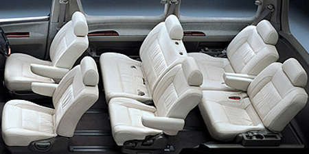 NISSAN ELGRAND HIGHWAY STAR LOUNGE PACKAGE