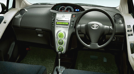 TOYOTA VITZ F INTELLIGENT PACKAGE