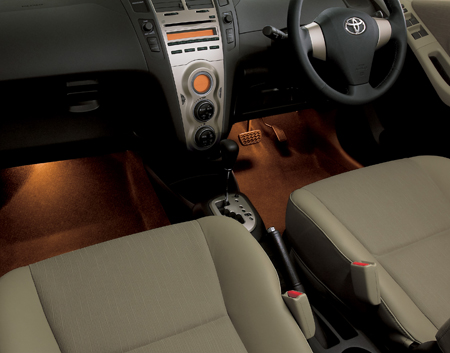 TOYOTA VITZ F INTELLIGENT PACKAGE