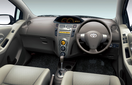 TOYOTA VITZ F INTELLIGENT PACKAGE