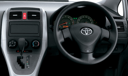 TOYOTA AURIS 2010