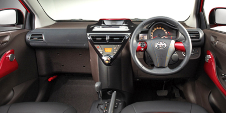 TOYOTA IQ130G GO LEATHER PACKAGE