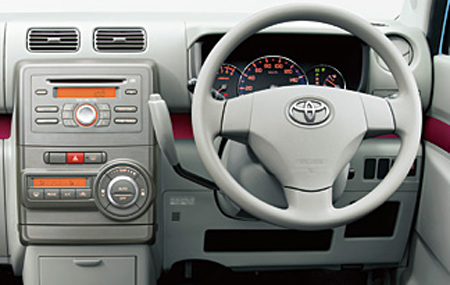 TOYOTA PIXIS SPACE 2011