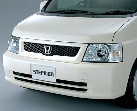 HONDA STEPWAGON DELUXEE A