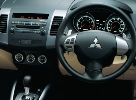 MITSUBISHI OUTLANDER 24G