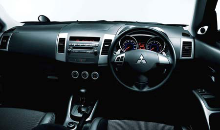 MITSUBISHI OUTLANDER ROADEST 30G(CUSTOMIZE PACKAGE A)