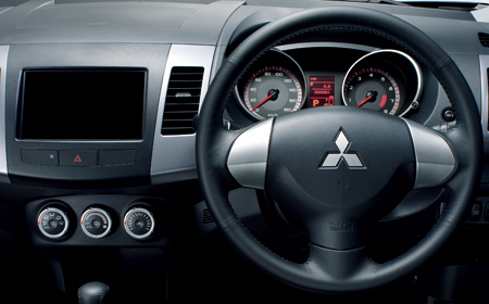 MITSUBISHI OUTLANDER 24M