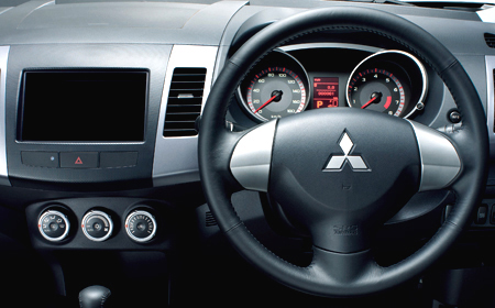 MITSUBISHI OUTLANDER 24G