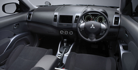 MITSUBISHI OUTLANDER 24G PREMIUM