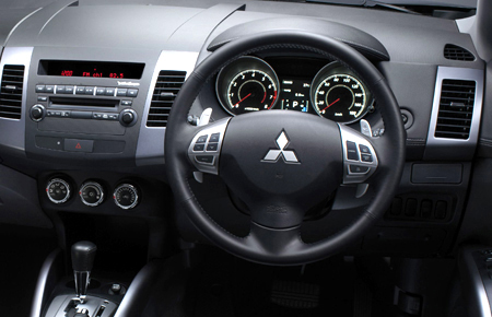 MITSUBISHI OUTLANDER 24MS