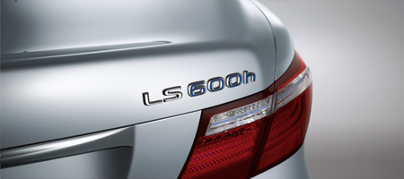 LEXUS LS600H 