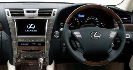 LEXUS LS600H VERSION U