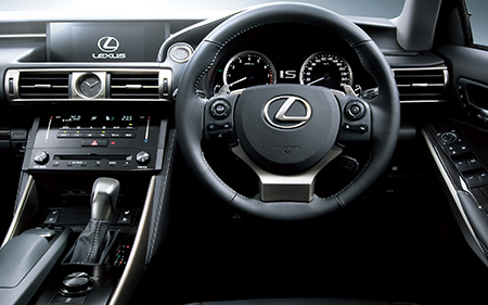 LEXUS IS300H VERSION L