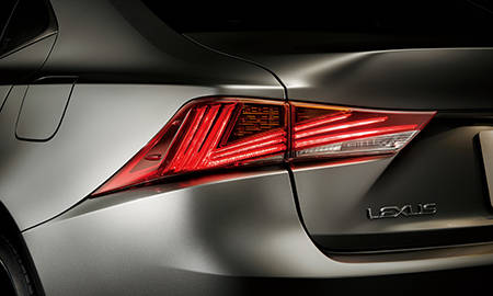 LEXUS IS200T VERSION L