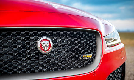 JAGUAR XE R SPORT