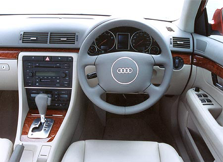 AUDI A4 AVANT 2 4SE