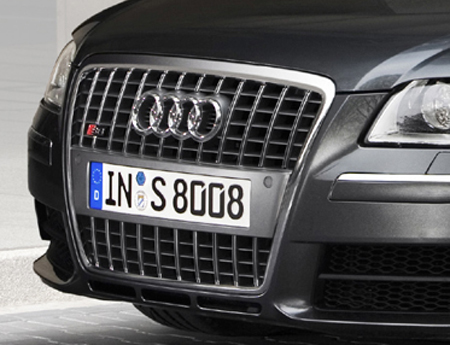 AUDI S8 BASE GRADE