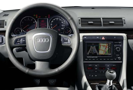 AUDI A4 3 2FSI QUATTRO