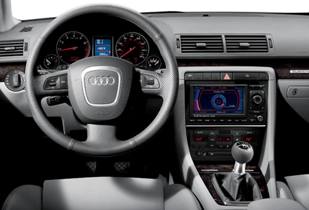 AUDI A4 2 0 ATTRACTION