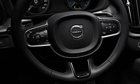 VOLVO XC60 D4 AWD MOMENTUM