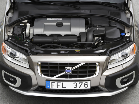 VOLVO XC70 3 2SE AWD