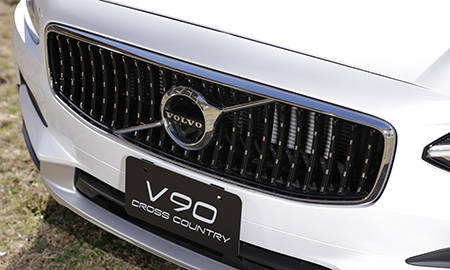 VOLVO V90 D4 MOMENTUM