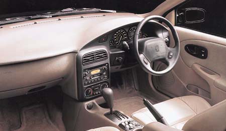 SATURN SL2 SEDAN BASEGRADE