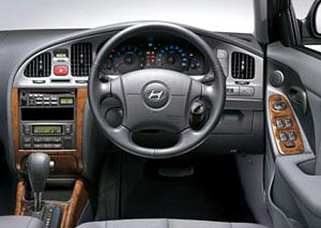 HYUNDAI ELANTRA 2 0GLS