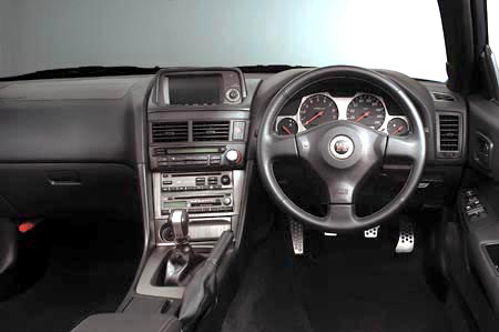 NISSAN SKYLINE